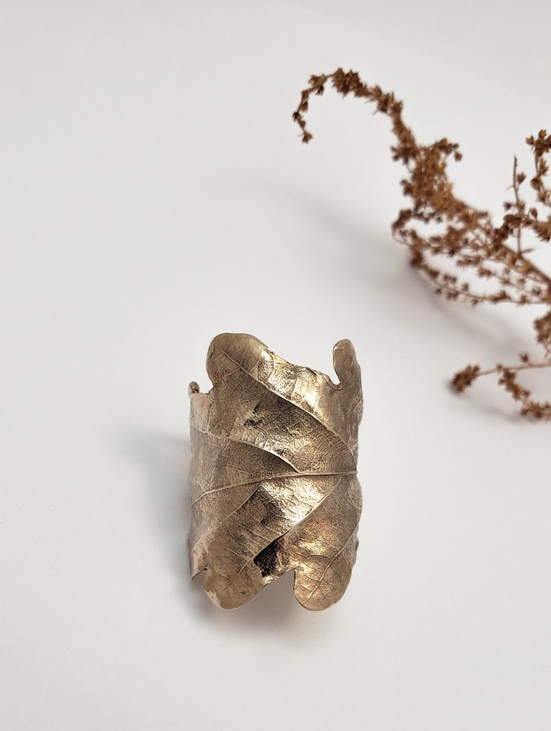 Bronze Oak Leaf Ring, Botanical Jewelry, Nature Ring, Nature Jewelry, Statement ring, Woodland inspiration, Gold jewelry, Gold ring image 6