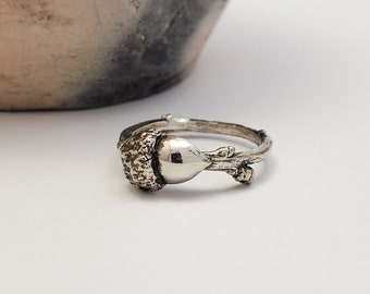 Silver Twig and Acorn ring, Sterling silver, Botanical ring, Nature ring, Woodland jewelry, Acorn Jewelry, Oak Tree, Handmade, Minimalist