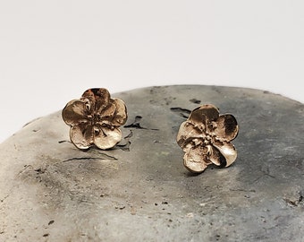 Bronze Flower studs, Minimalists Flowers, Forget-Me-Not Flowers, Myosotis, Botanical Jewelry, Wodland Jewelry, Nature Inspired Jewelry