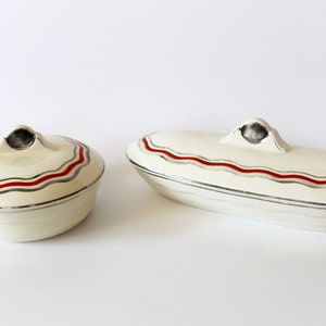 Two Art Deco Belgium ceramic Soap Dish, silver gray and red decoration on an off-white base, Boch Keramis, bathroom organiser, trinket bowls