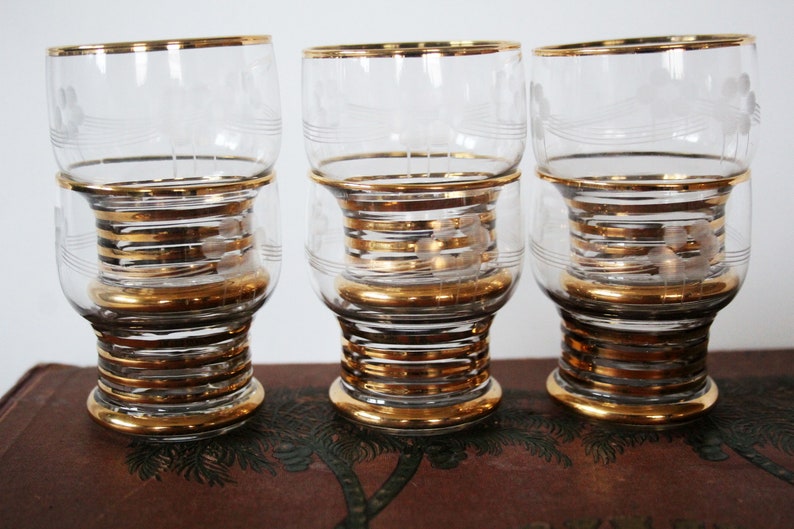 6 Art Deco French liquor glasses, small glasses, cordial glasses, bistro chic France, barware, gold rim, etched design, hand decorated image 7