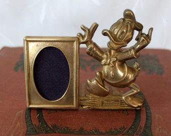 Vintage brass Donald Duck photo frame, 1960s Walt Disney Productions frame, collectors frame, desk frame, picture frame, oval frame