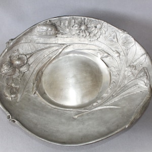 Extra large Vintage pewter centerpiece bowl, ETAIN 92% ERVE, embossed style Art Nouveau, iris, flowers, serving tray, fruit bowl, 2.5 kilos