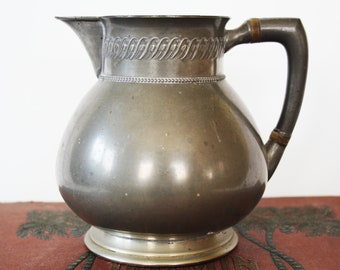 Antique Jugendstil Art Nouveau pewter jug, creamer, Germany, Arts and Crafts, Brogniez signature, pitcher, 14 centimeter high / 5.5 inch