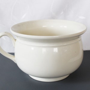 Ancien Vase de nuit, Pot de chambre faïencerie Digoin blanc crème