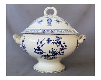 Extra Large antique Boch Grand Bouquet tureen serving bowl with mismatch lid, ceramic soup bowl, Keramis Belgium Farmhouse kitchen Soupiere