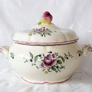 Large antique Boch ceramic serving bowl with lid, Tureen soup bowl, Boch Freres Keramis Belgium Farmhouse castle kitchen Soupiere polychrome