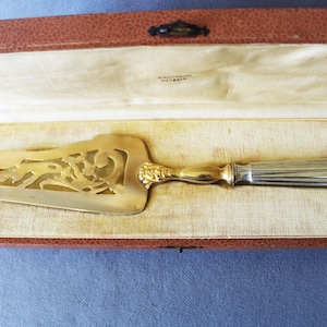 Antique Art Nouveau cake server, engraved gilt blade with logo, French VULCAIN silver plate handle, Hennebois Roubaix France silk lined box