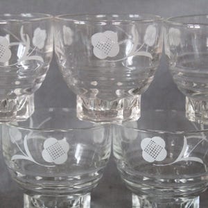 9 vintage French liquor glasses, small glasses, cordial glasses, bistro chic, made in France, barware, geometric flower, stackable 80 ml