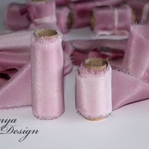 Altrosa Seidenband handbemalt. Kamee rosa 100% Seide Crepe de Chine Band. Hochzeit Brautstrauß Seidenbänder.