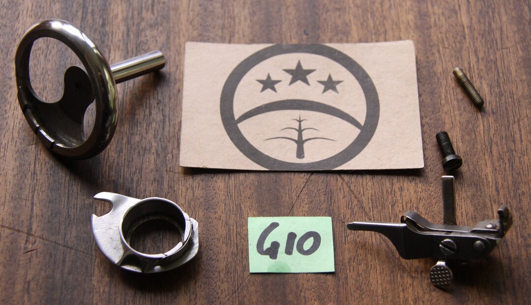 Singer Sewing Machine Bobbin Housing / Case / Shuttle Assembly Etsy