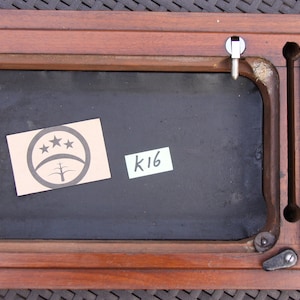 Singer Sewing Machine 3/4 Size &#39;&#39;Shallower&#39;&#39; Base From A Sarcophagus / Coffin Case For 28K / 128K - Nice - Lot K16