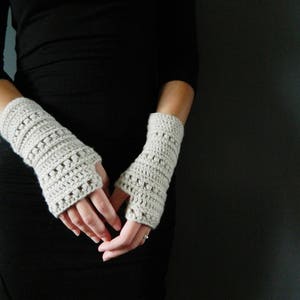 Victoriā | fingerless crochet gloves | PATTERN #51