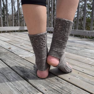 Tadāsana yoga crochet socks PATTERN 60 image 4