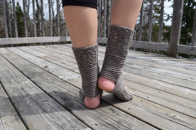 Tadāsana yoga crochet socks PATTERN 60 image 4