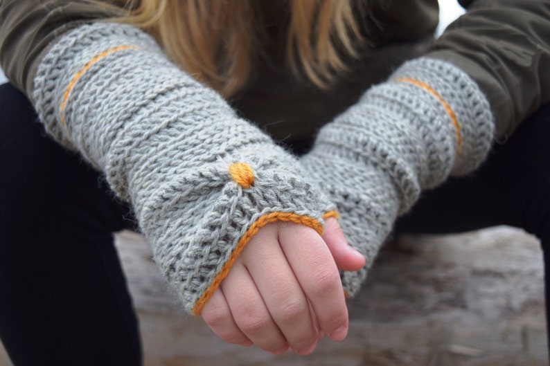 Sōlstice Fingerless crochet gloves PATTERN 53 image 1