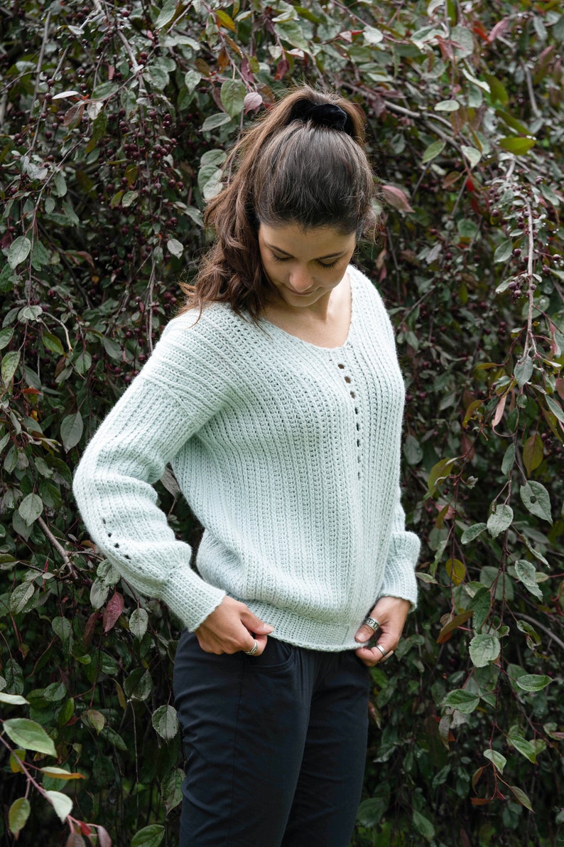 Blueberry Hill crochet sweater PATTERN by Mëlie image 3