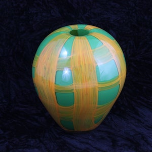 Beautiful Hand Blown Glass Vase V44