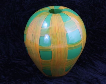 Beautiful Hand Blown Glass Vase V44