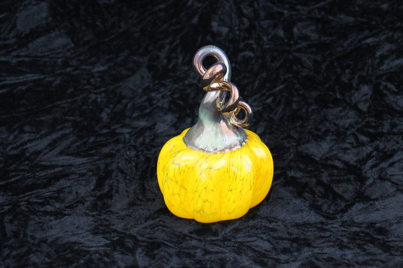Amazing Mini Hand Blown Glass Pumpkin M79