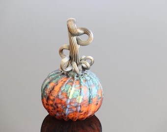Amazing Little Hand Blown Glass Pumpkin I316