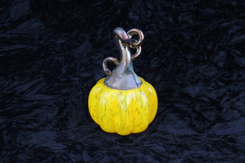 Amazing Mini Hand Blown Glass Pumpkin M79
