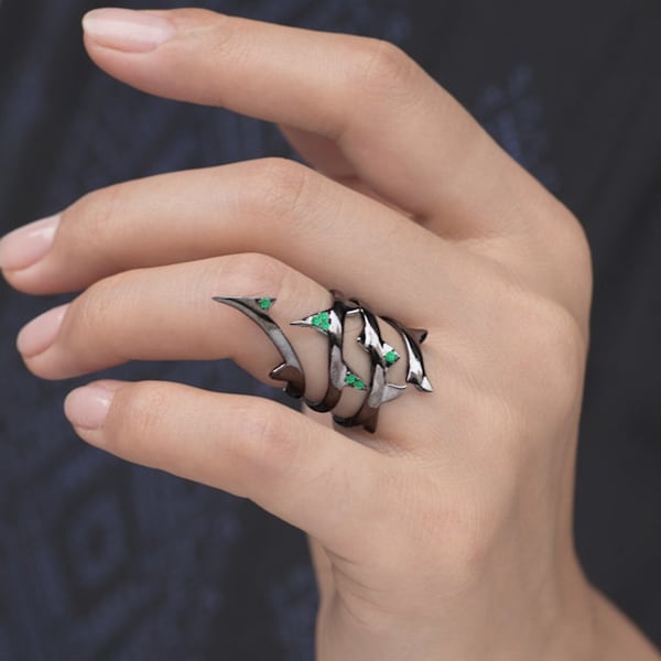 Black gothic ring-Witch statement ring-Wrap around ring-Emerald vine ring-Thorn crown ring-Wicca pagan goth coil ring-Full long finger ring