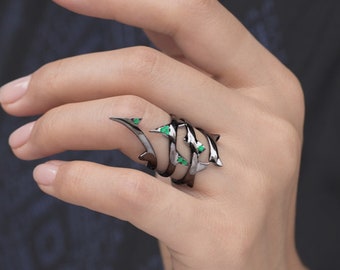 Black gothic ring-Witch statement ring-Wrap around ring-Emerald vine ring-Thorn crown ring-Wicca pagan goth coil ring-Full long finger ring