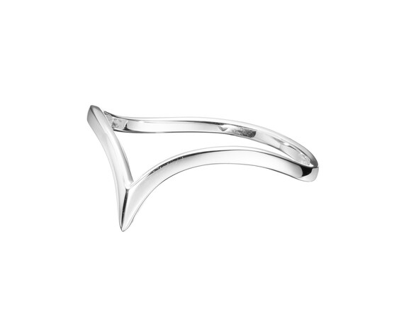 gold ring v shape