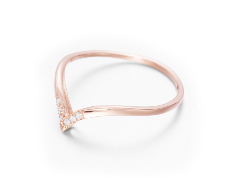 Simple arrow ring. Natural diamond ring for women Minimalist chevron engagement ring Unique diamond wedding ring 14k rose gold V ring