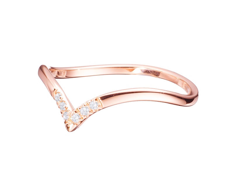 Simple arrow ring. Natural diamond ring for women Minimalist chevron engagement ring Unique diamond wedding ring 14k rose gold V ring