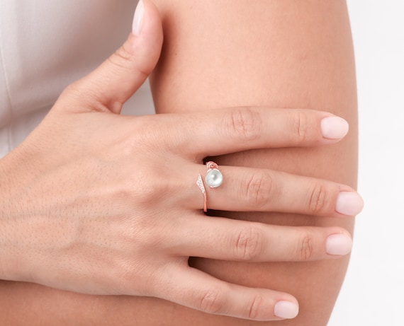 2024 Engagement Ring Trends That Are Non-Traditional