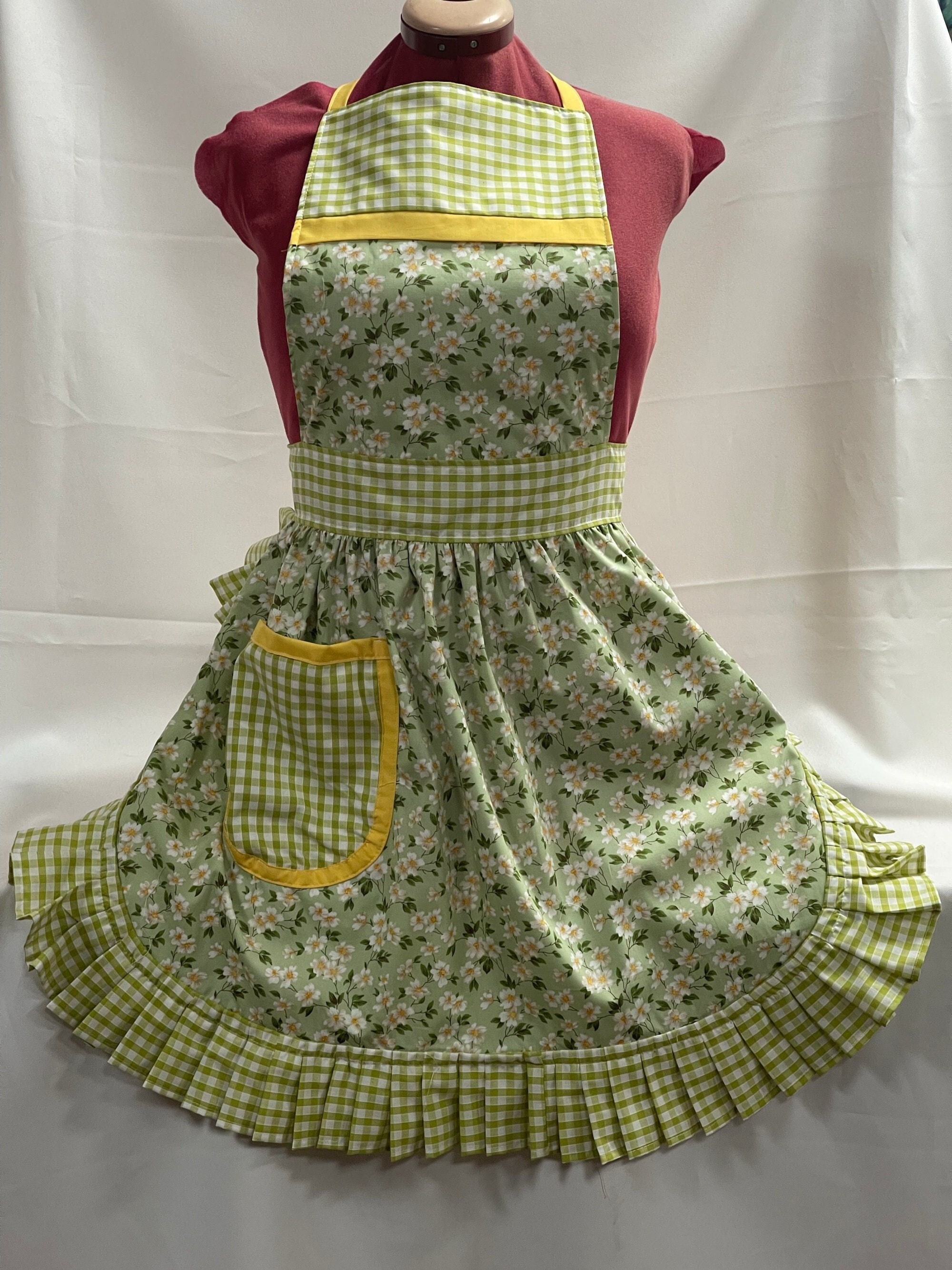 1960年代のヴィンテージエプロン - Etsy 日本