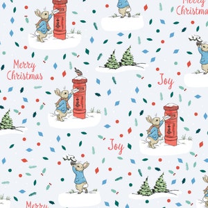 Può includere: Un coniglio blu e bianco con un cappotto blu e una sciarpa rossa sta consegnando una lettera a una cassetta delle lettere rossa. Lo sfondo è blu chiaro con una scena innevata e coriandoli rossi e verdi. Il testo "Merry Christmas" e "Joy" è scritto sullo sfondo.