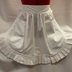 Retro Vintage 50s Style Half Apron / Pinny with 2 Pockets - White