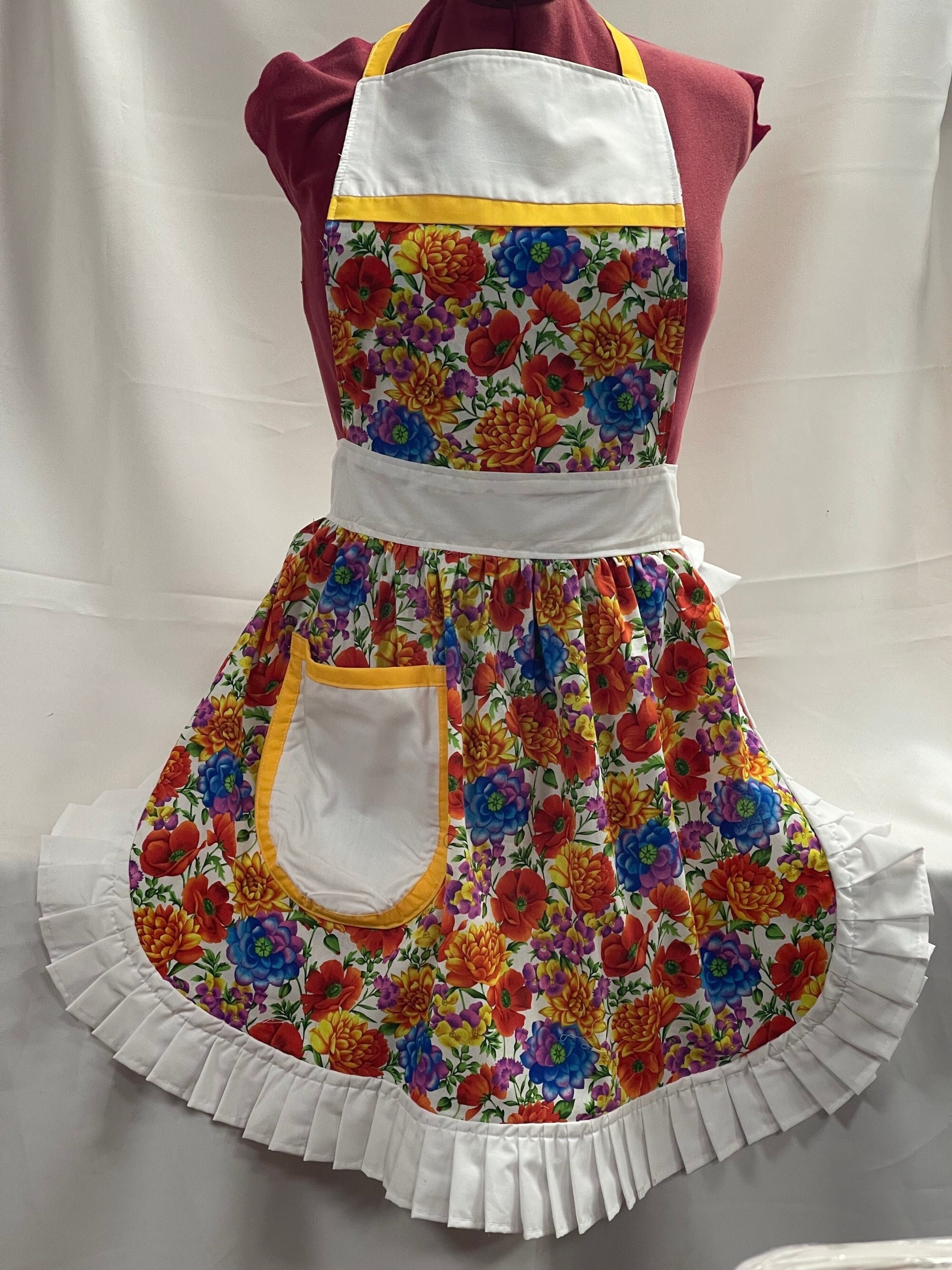 retro-vintage-50s-style-full-apron-pinny-summer-flowers-with-white