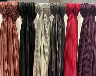 Sciarpa plissettata setosa fatta a mano - 150 cm x 50 cm (60" x 20") - Sei diversi colori tra cui scegliere
