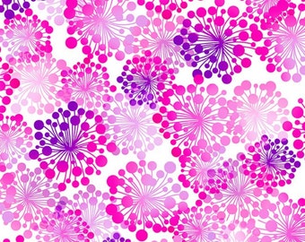 Op de afbeelding: Een naadloos patroon met gestileerde roze en paarse bloemen op een witte achtergrond. De bloemen zijn gemaakt van kleine cirkels en lijnen die naar buiten stralen.