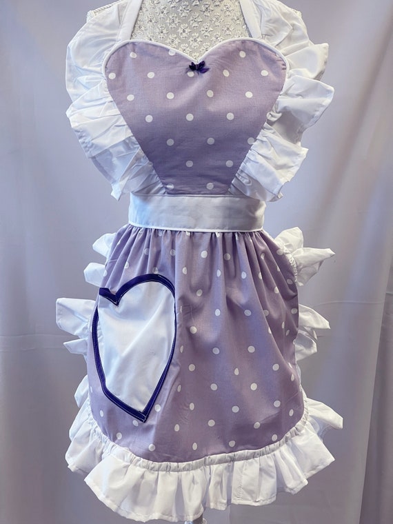 Retro Vintage 50s Style Full Apron / Pinny With Heart Shaped Retro Vintage 50s Style Full Apron / Pinny With Heart Shaped