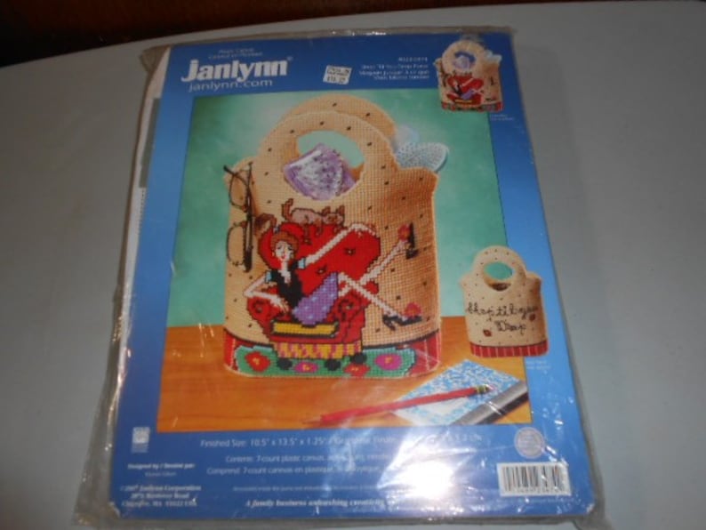 Janlynn Shop Till You Drop Small Purse Plastic Canvas Kit