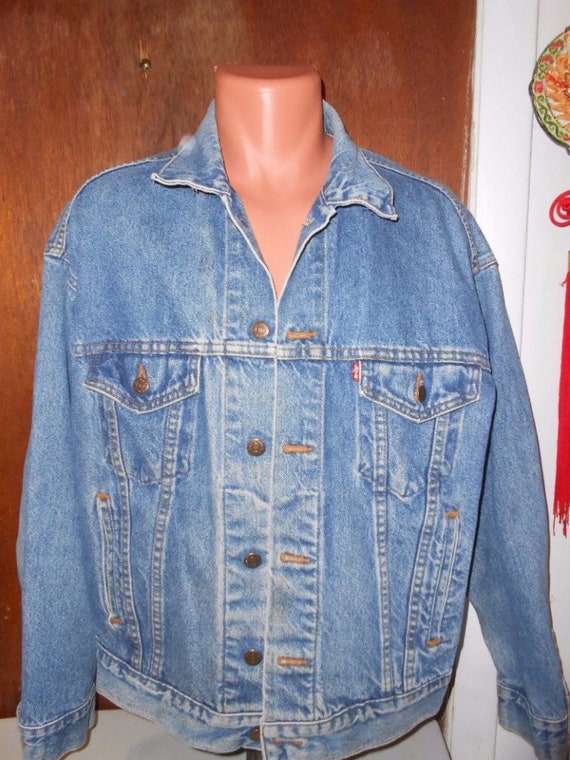 levi's red jean jacket