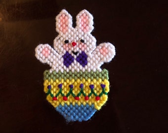 Needle Point Easter Magnet, Easter Peek a Boo Bunny Magnet, Plastic Canvas Magnet, Easter Magnet, Refrigerator Magnet, Bunny Magnet
