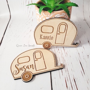 Plaatskaarten voor campers - houten plaatskaarten - glampingdecor - op maat gemaakt - lasergegraveerd - gratis gravure
