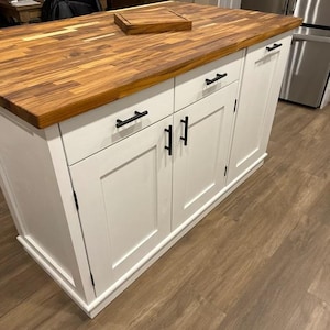 Isla de cocina personalizada con encimera de madera maciza y asientos: La "Philly" imagen 16