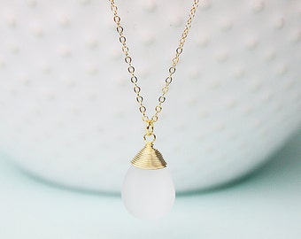 Clear Gemstone Teardrop Pendant Necklace . Bridal Necklace .Bridesmaid Gift . Wedding Jewelry