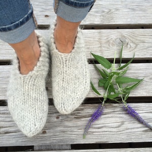 Icelandic wool slippers, authentic Icelandic product. Warm socks, cozy feet. Pale grey, hand knit in Iceland. Made to order
