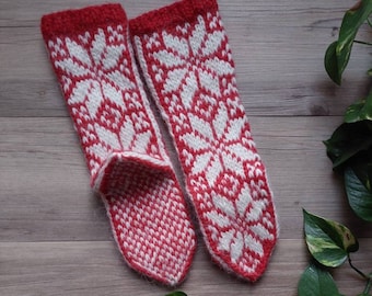 Warm toddler's socks. Red and white Christmas socks. Ready to ship.
