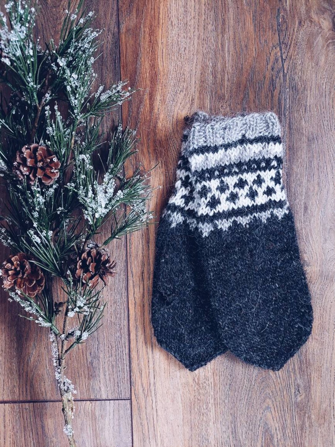 Authentic Icelandic Wool Mittens. Warm Winter Gloves, Lady's Size