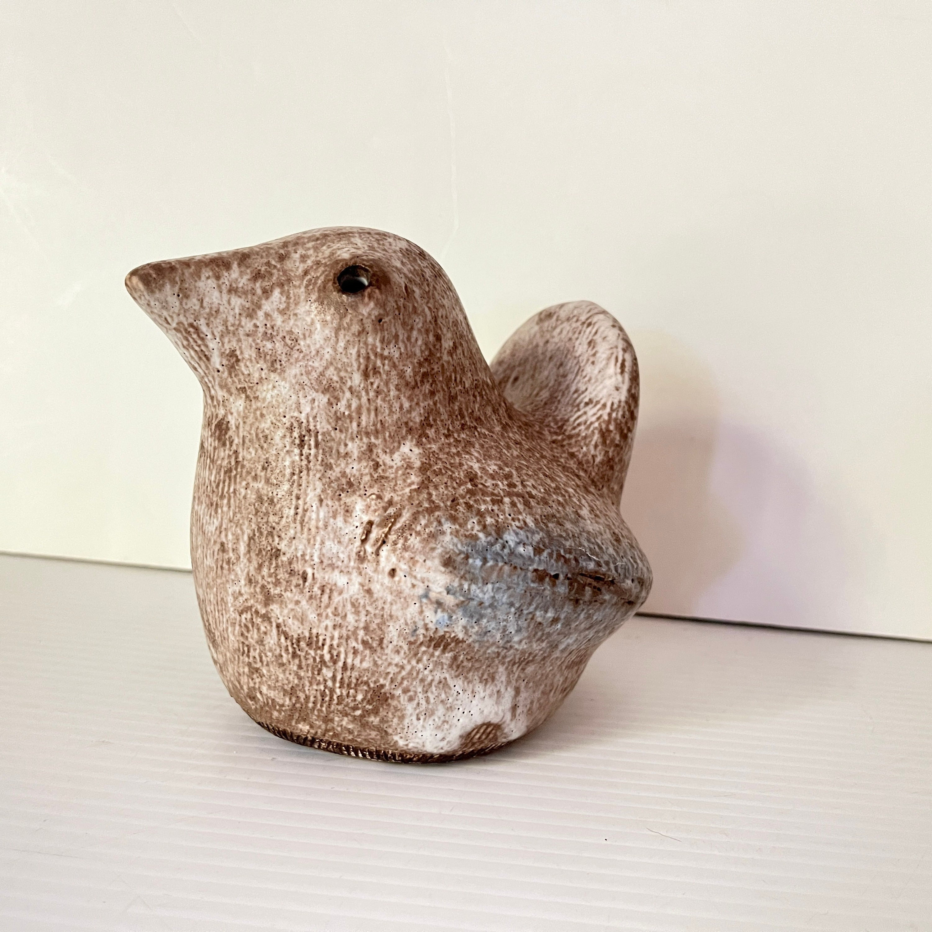 Vintage Mccarty Pottery Large Wren Nutmeg Brown Bird Mississippi