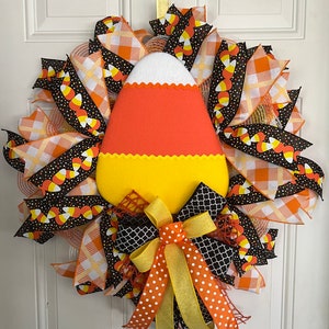 Candy Corn Herbstkranz: Halloween Türkranz